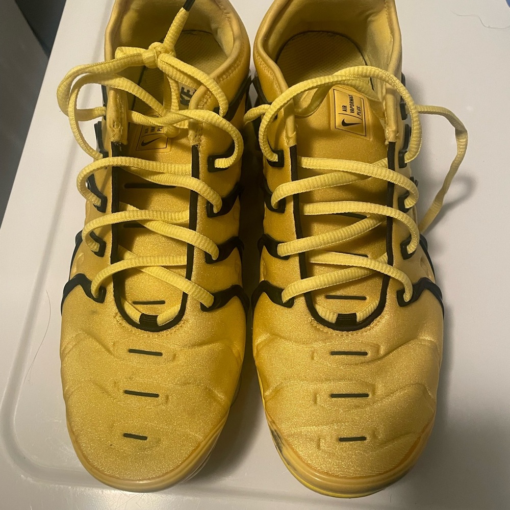 Nike Yellow and Black Sneakers